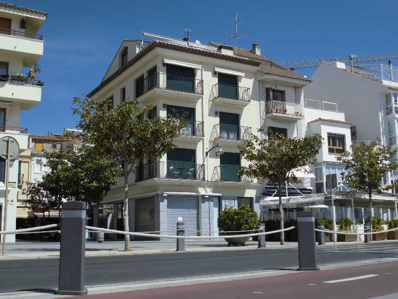 坎布里尔斯 Edificio Miramar酒店 外观 照片